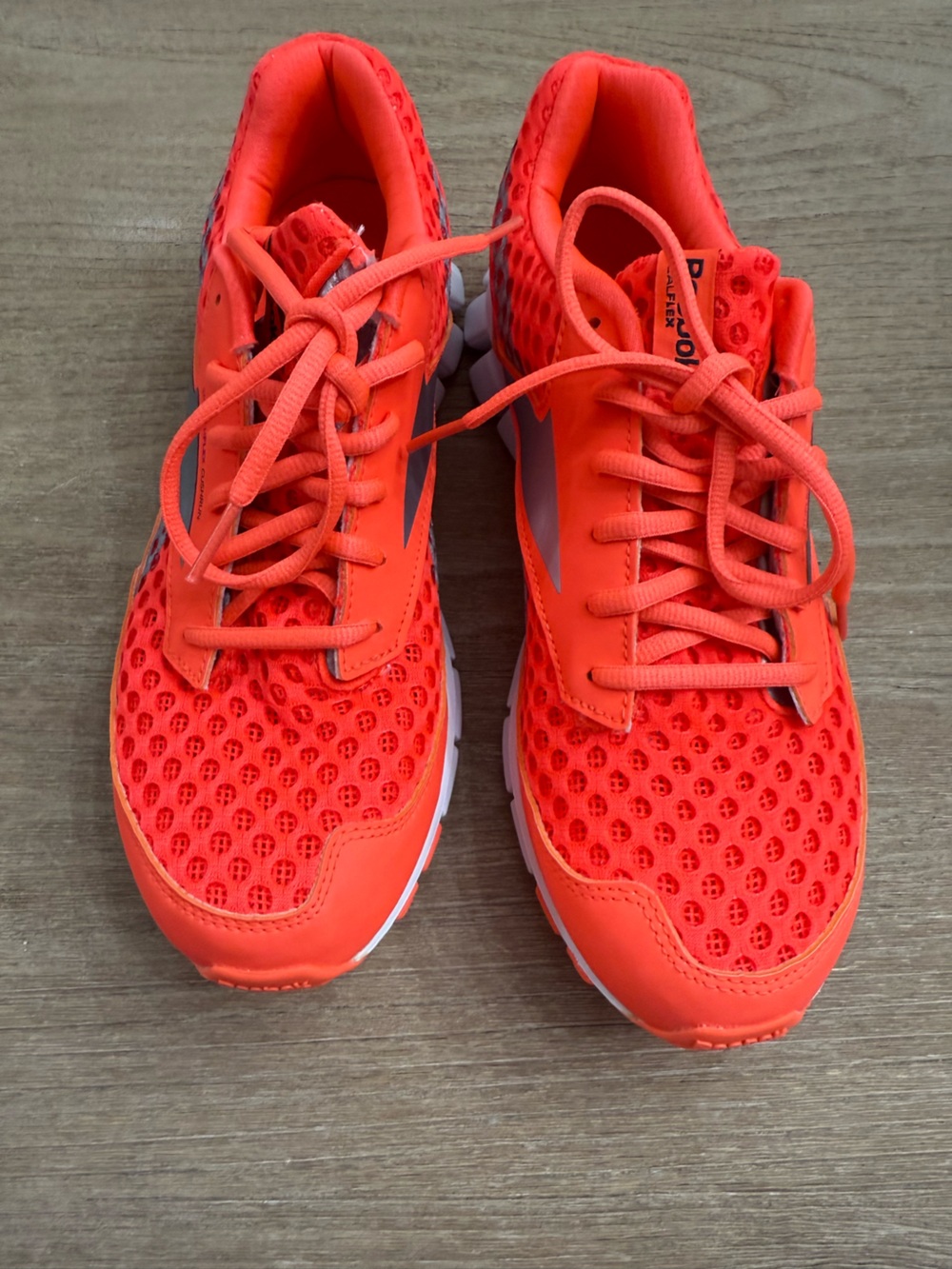 Reebok SmoothFlex CushRun Running Shoes – Vibrant Neon Orange /  Silver New Sz9